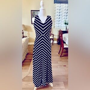 Talbots maxi sun dress in black and white angular stripes, size small